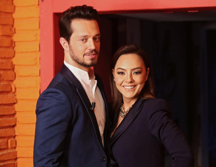 Ebru Gündeş ve Murat Boz Düeti Geliyor!